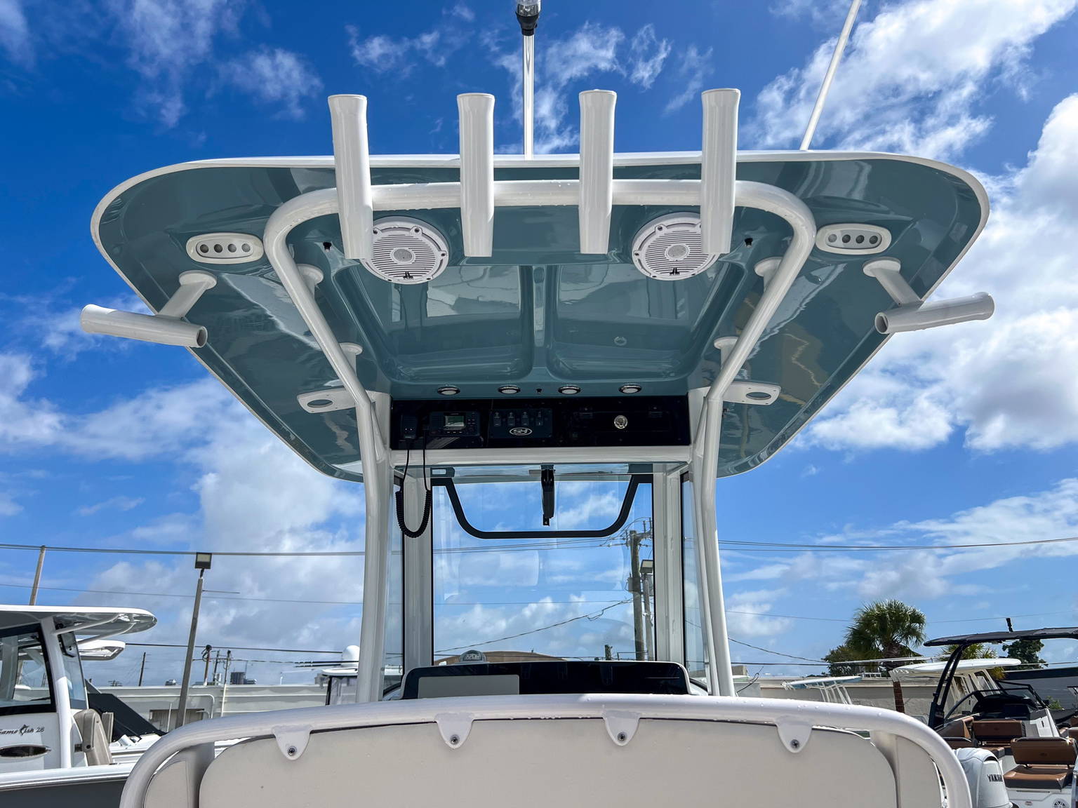 Alternative image of Sea Hunt Ultra 255 SE in Stuart, FL