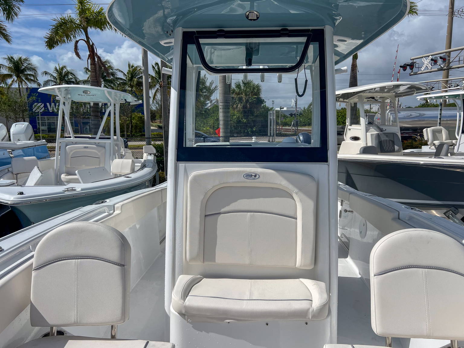 Alternative image of Sea Hunt Ultra 255 SE in Stuart, FL