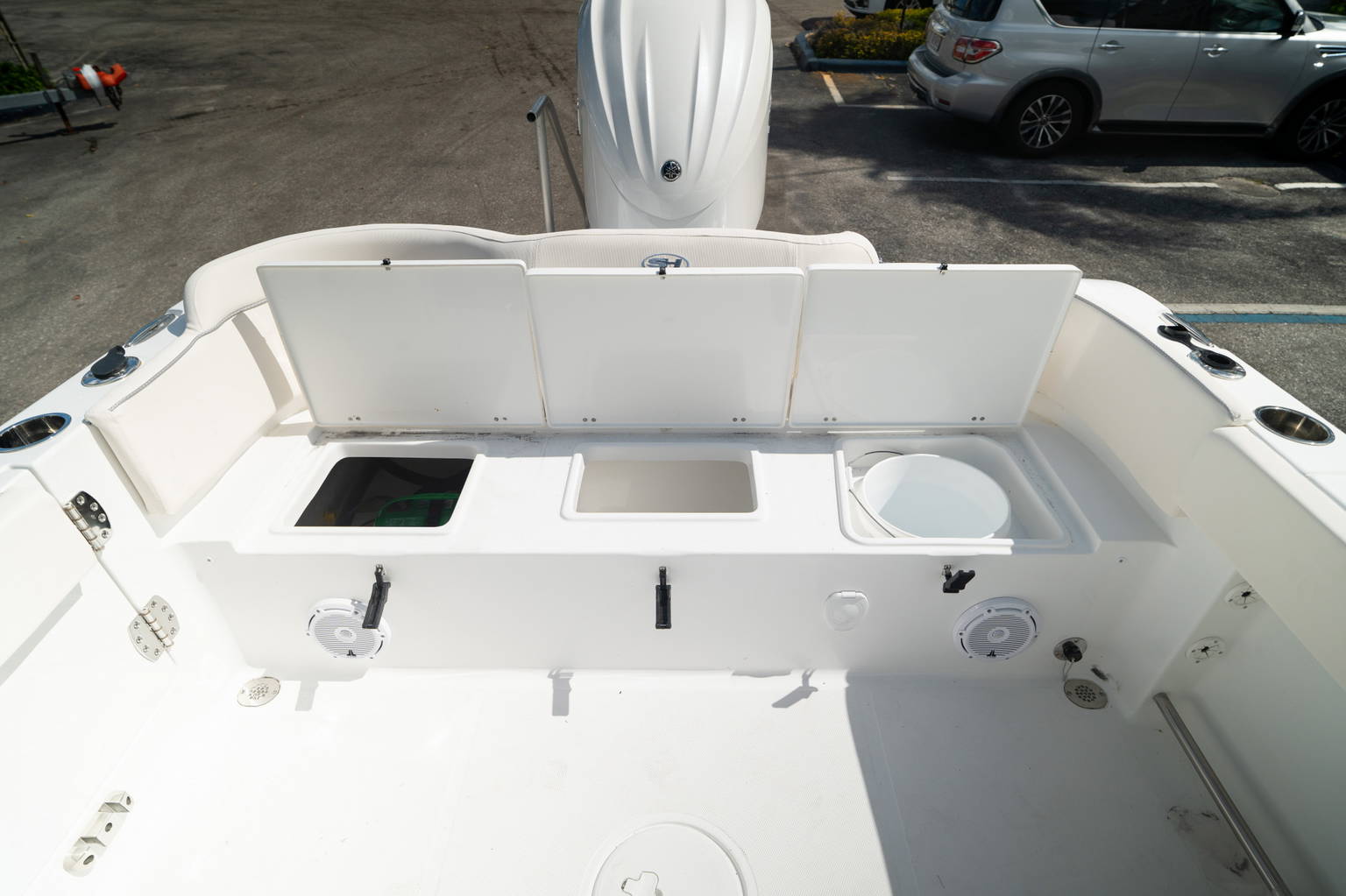 Alternative image of Sea Hunt Ultra 239 SE in Miami, FL
