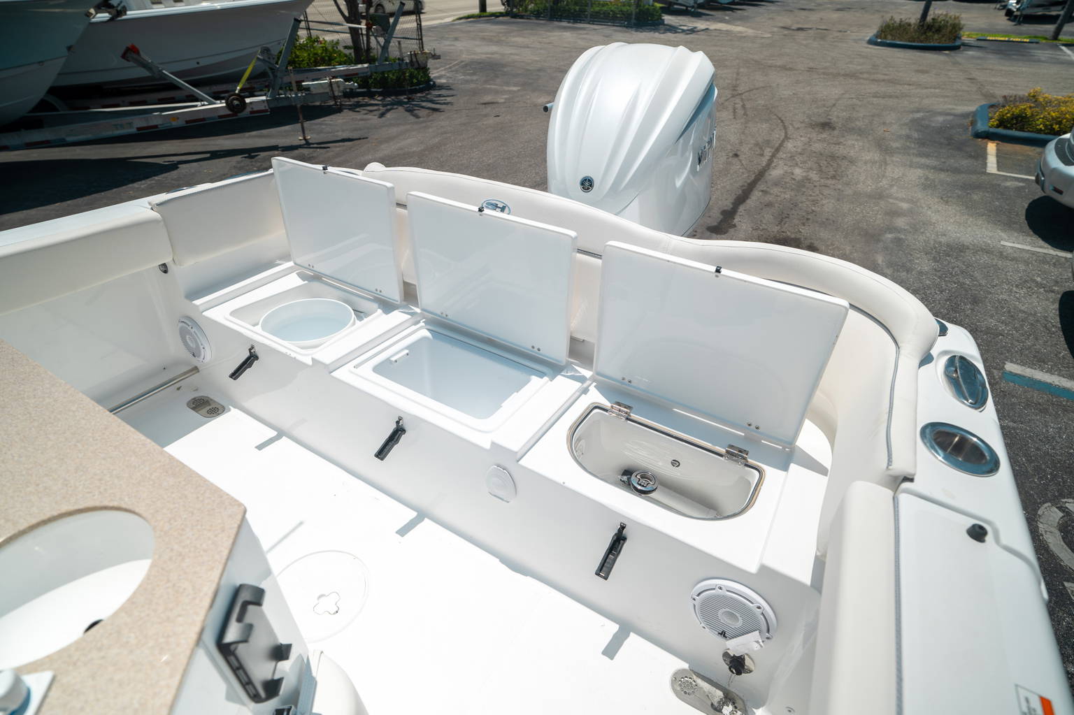 Alternative image of Sea Hunt Ultra 255 SE in West Palm Beach, FL