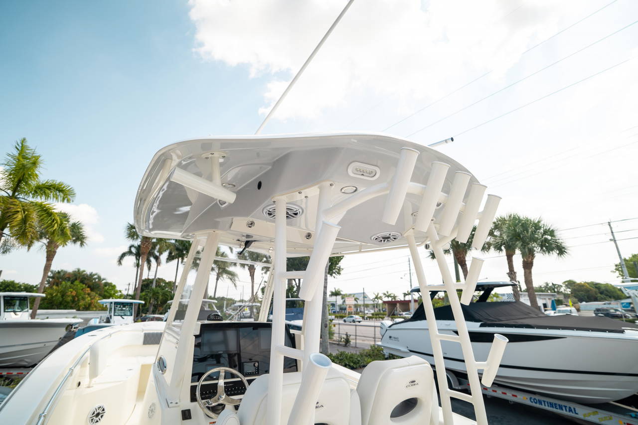 Alternative image of Cobia 301 CC in Miami, FL