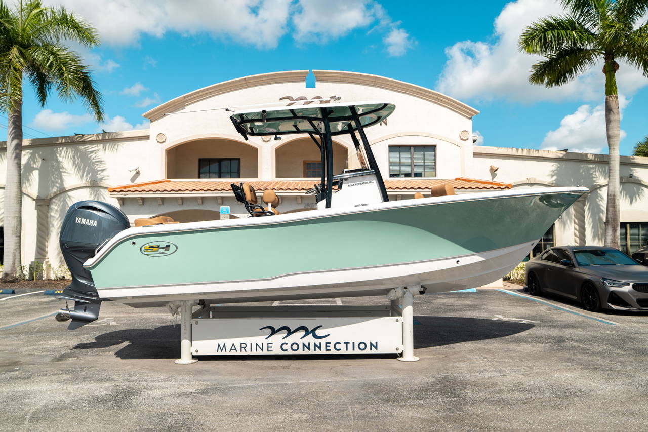 Main image of Sea Hunt Ultra 229 in Miami, FL