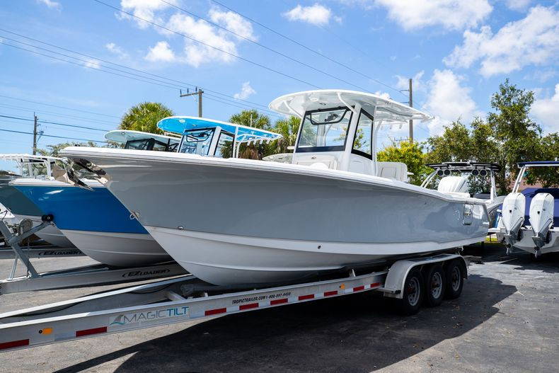 Main image of Sea Hunt Ultra 305 SE in West Palm Beach, FL