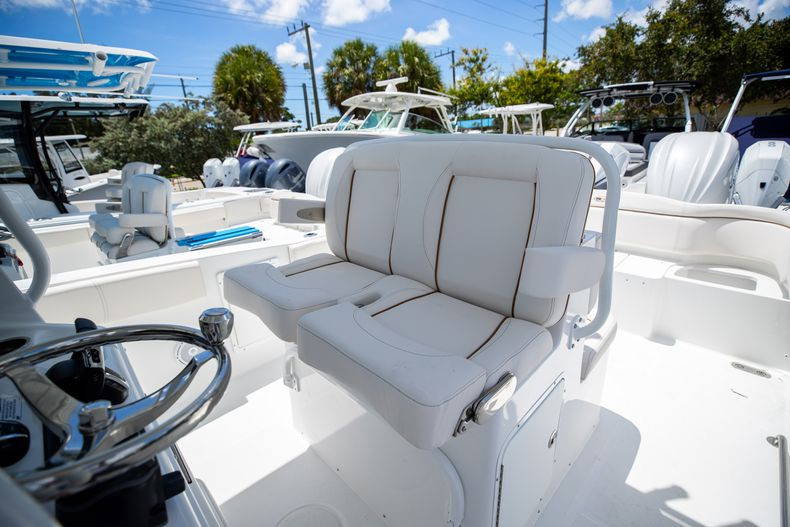 New 2022 Sea Hunt Ultra 305 SE #0063 image 8
