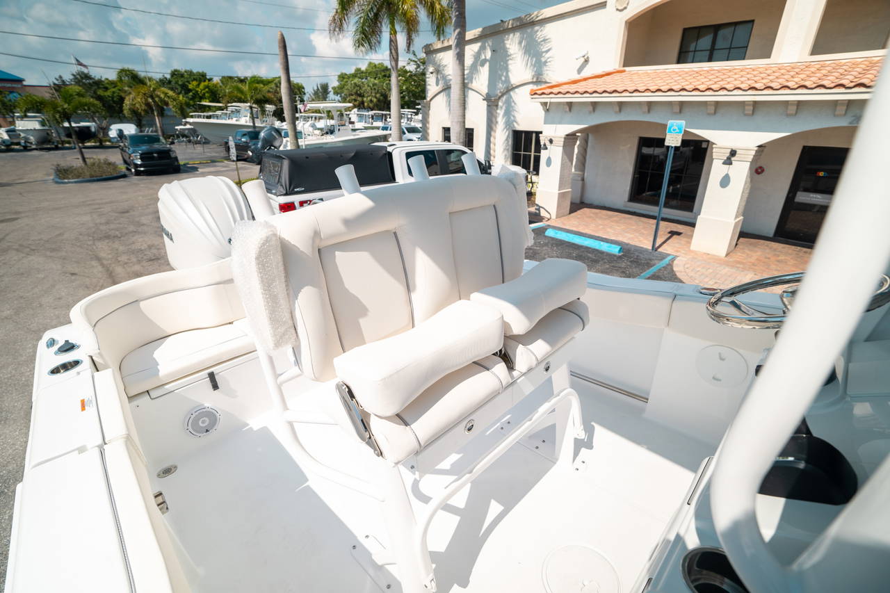Alternative image of Sea Hunt Ultra 239 SE in Stuart, FL