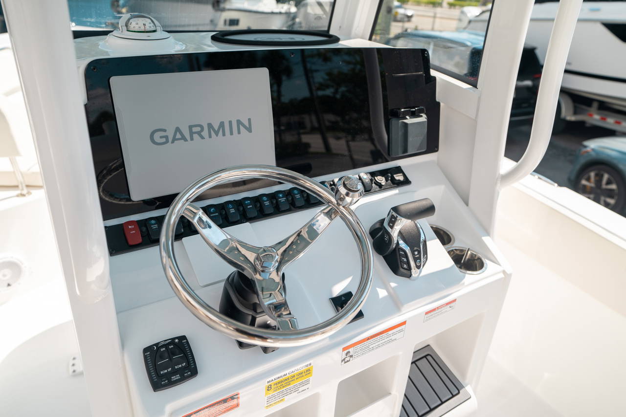 Alternative image of Sea Hunt Ultra 239 SE in Stuart, FL