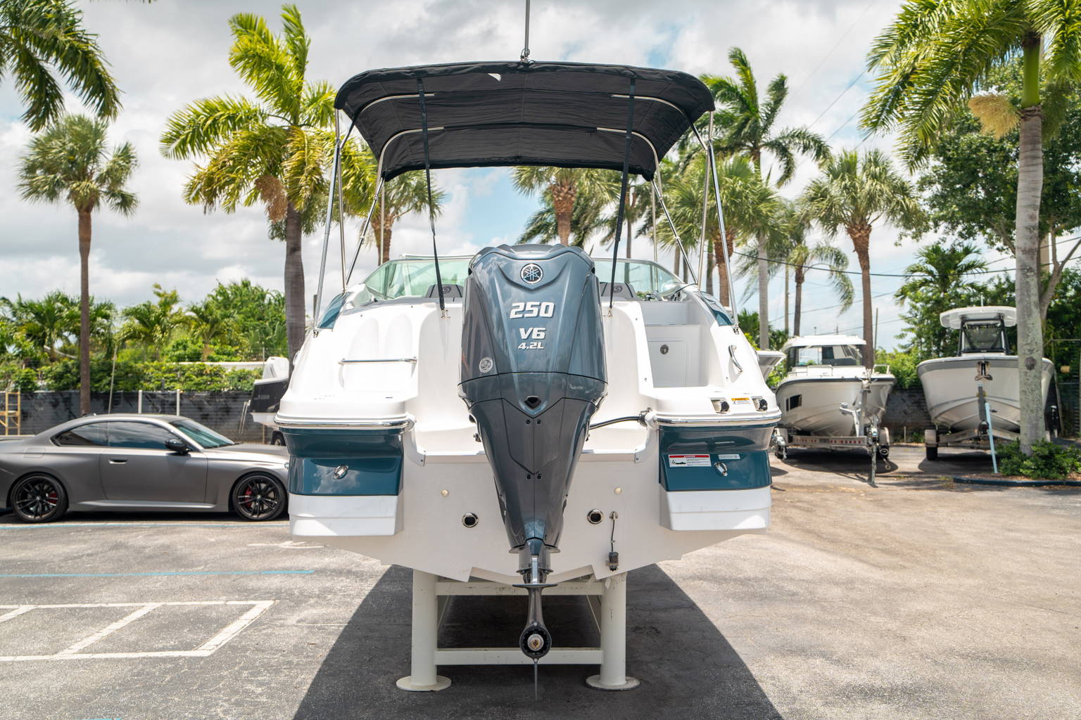 New 2024 Hurricane SunDeck 2400 OB #7827 image 3