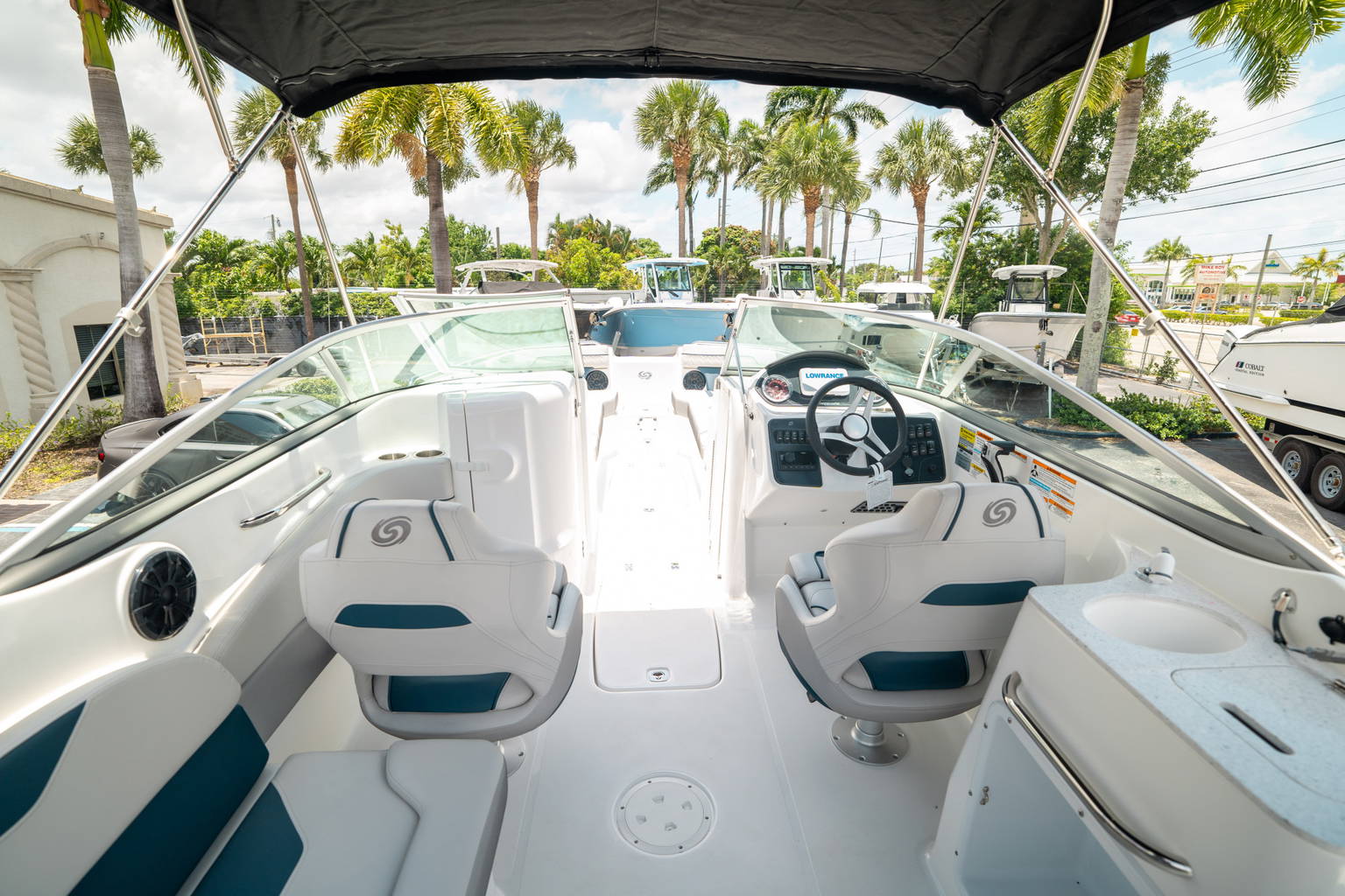 New 2024 Hurricane SunDeck 2400 OB #7827 image 9