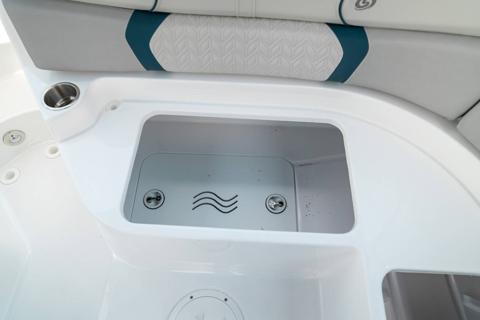 New 2024 Hurricane SunDeck 2400 OB #7827 image 13