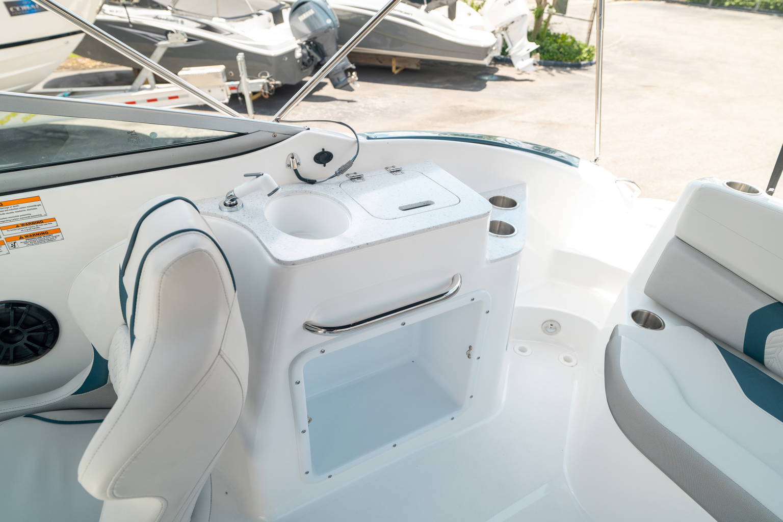 New 2024 Hurricane SunDeck 2400 OB #7827 image 15