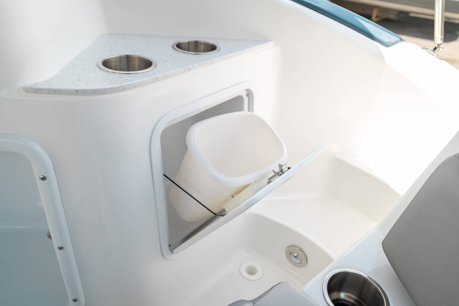 New 2024 Hurricane SunDeck 2400 OB #7827 image 17
