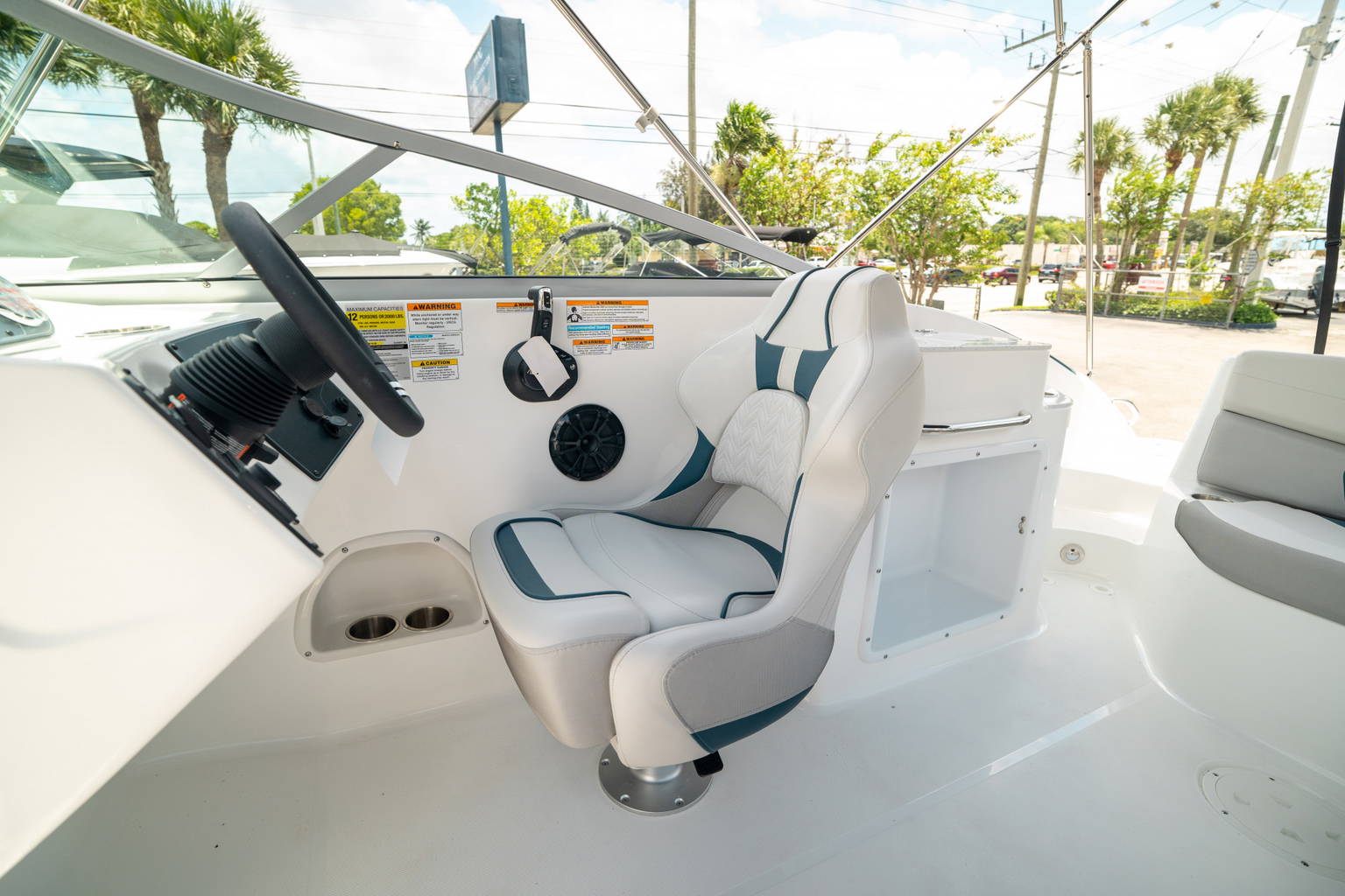 New 2024 Hurricane SunDeck 2400 OB #7827 image 22