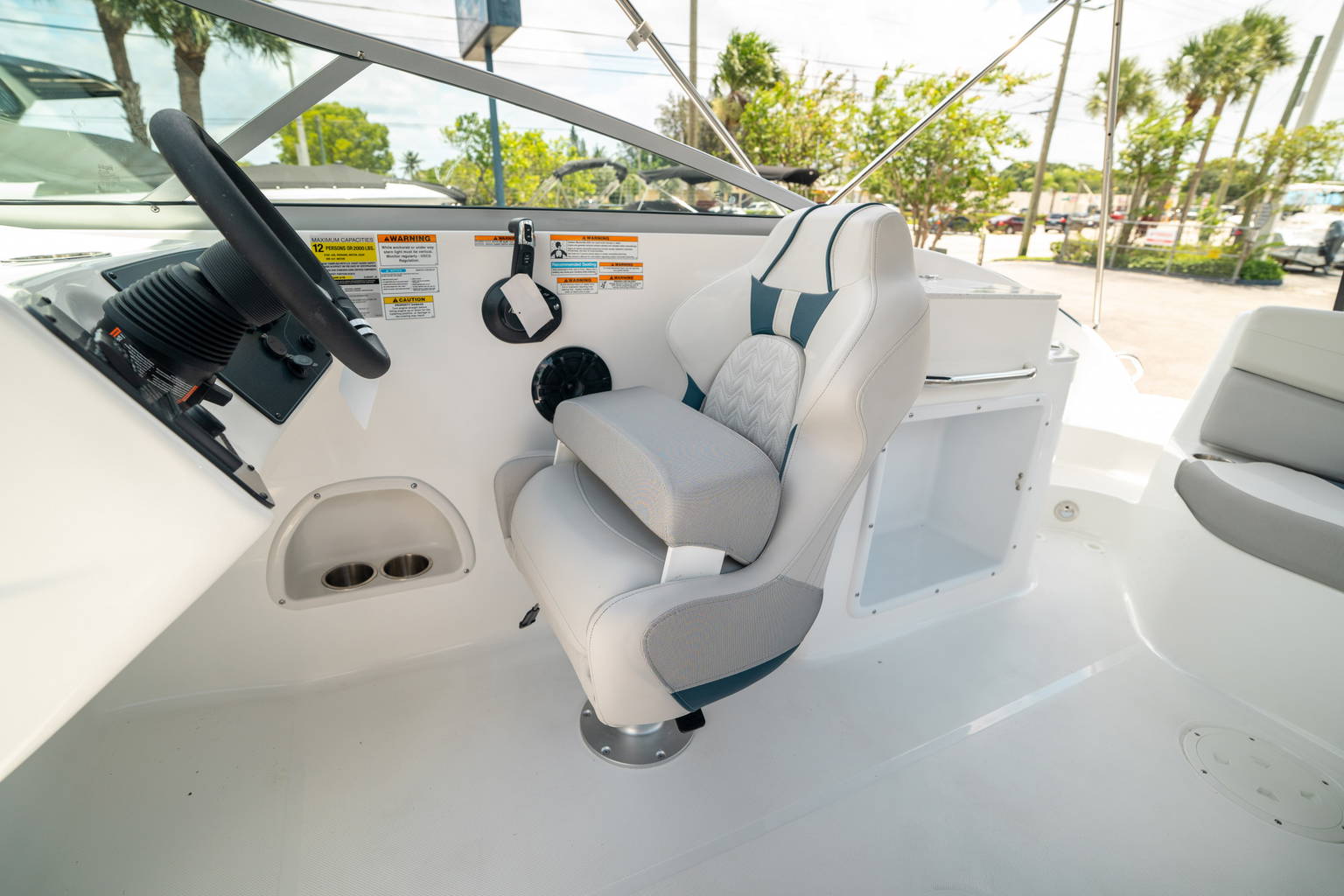 New 2024 Hurricane SunDeck 2400 OB #7827 image 23