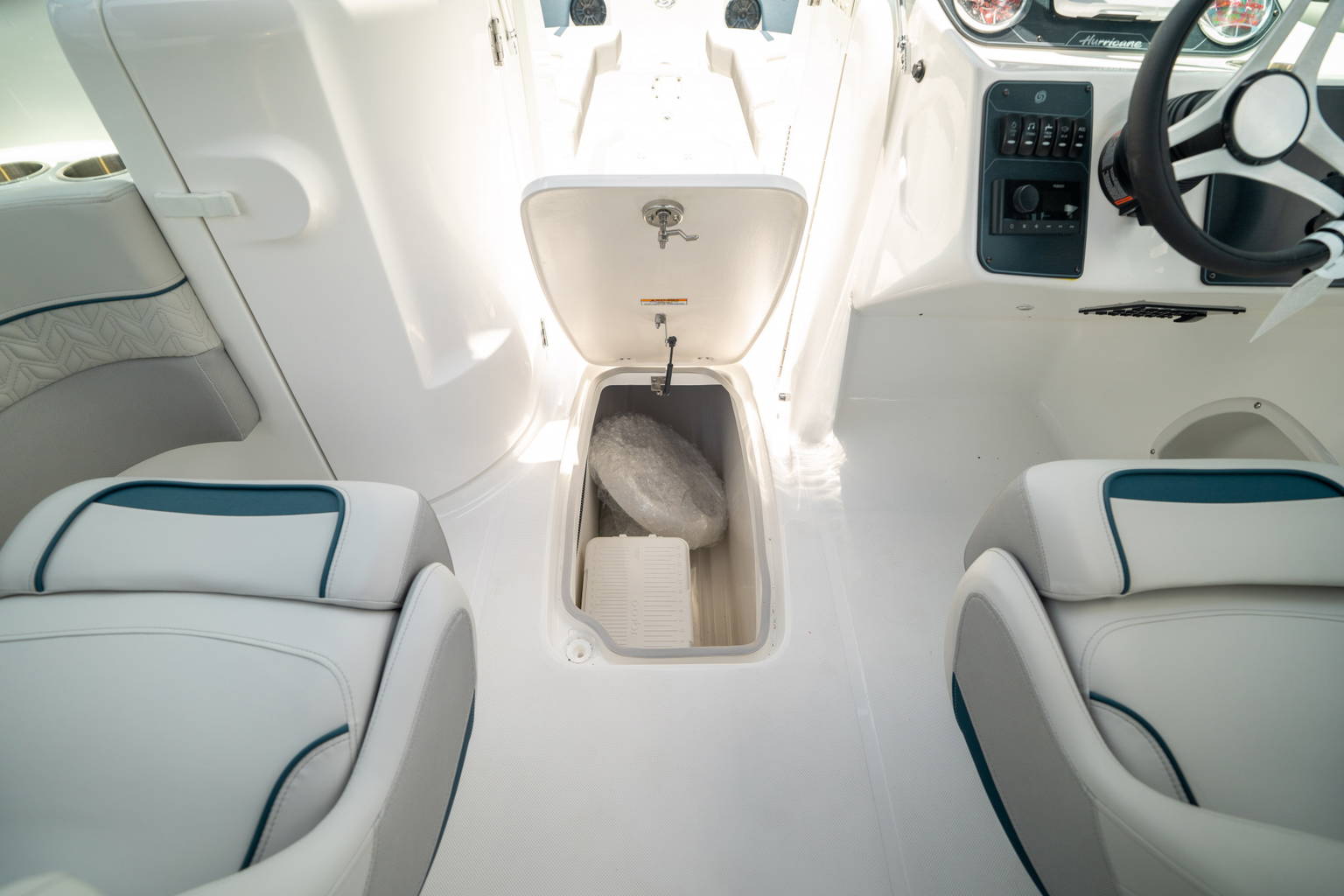 New 2024 Hurricane SunDeck 2400 OB #7827 image 26
