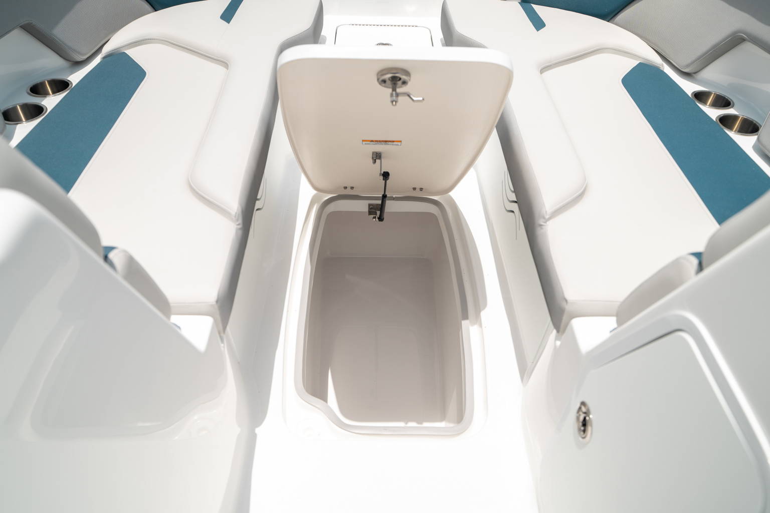 New 2024 Hurricane SunDeck 2400 OB #7827 image 32