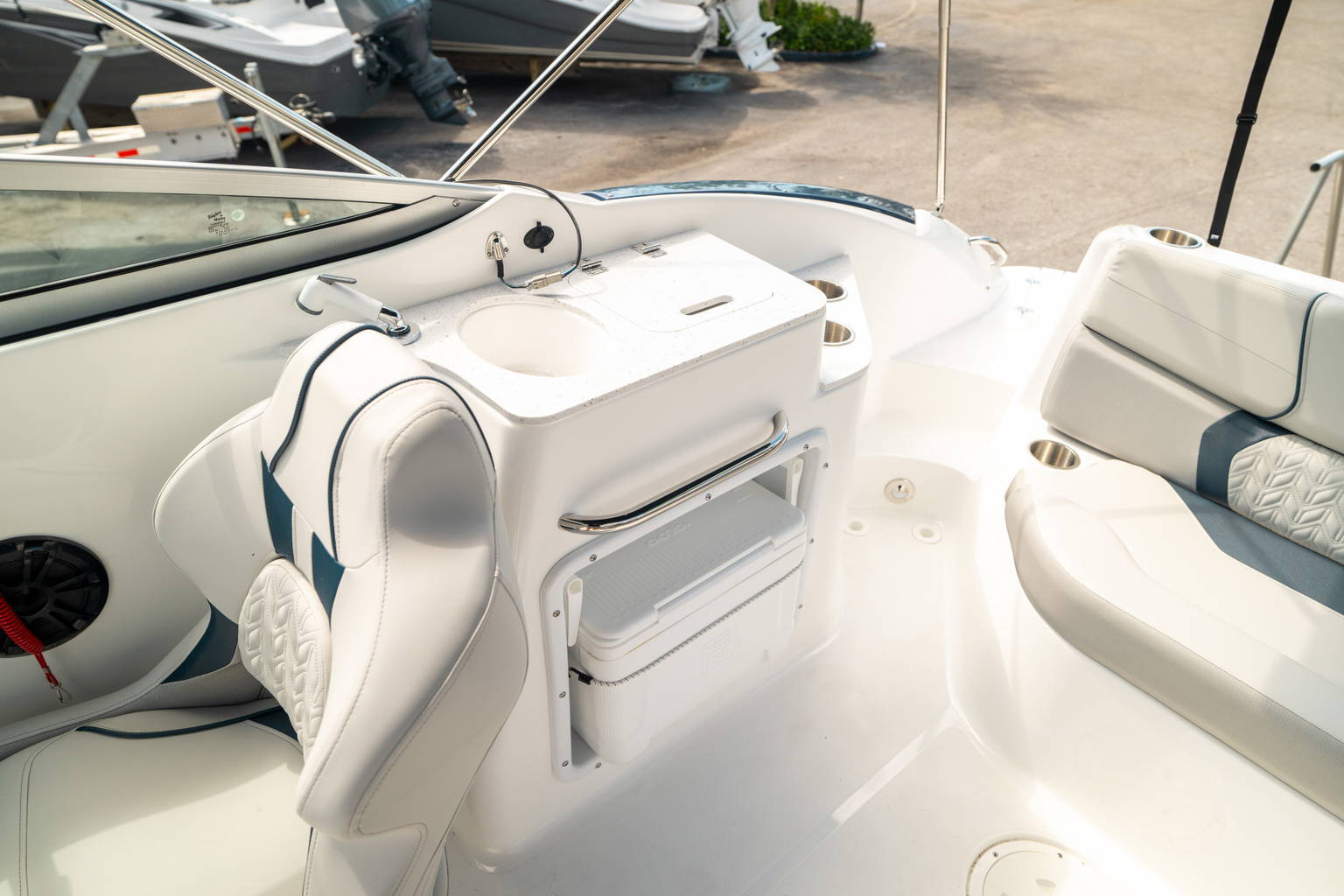 New 2024 Hurricane SunDeck 2400 OB #7836 image 15