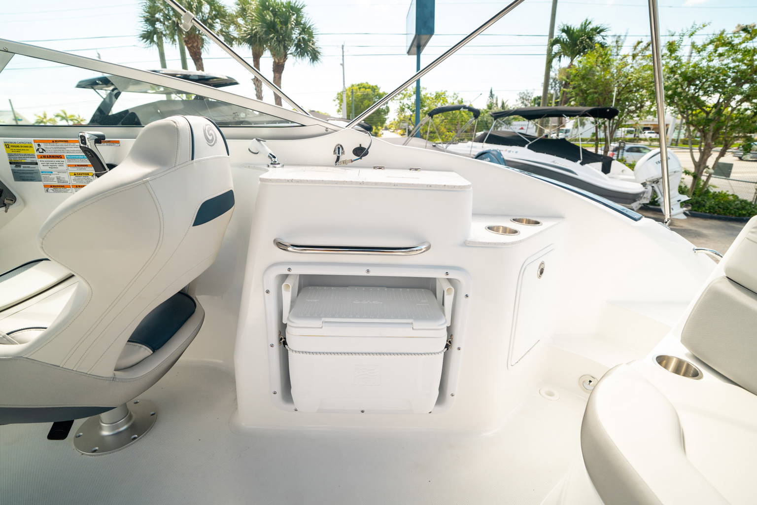 New 2024 Hurricane SunDeck 2400 OB #7836 image 16