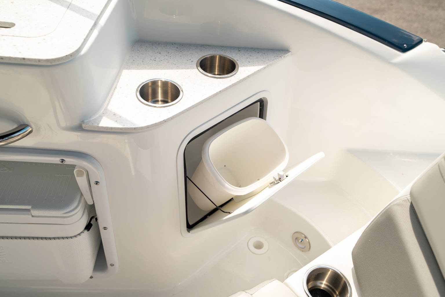 New 2024 Hurricane SunDeck 2400 OB #7836 image 18
