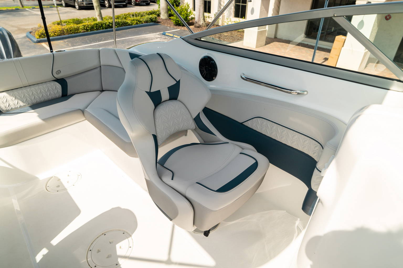 New 2024 Hurricane SunDeck 2400 OB #7836 image 27