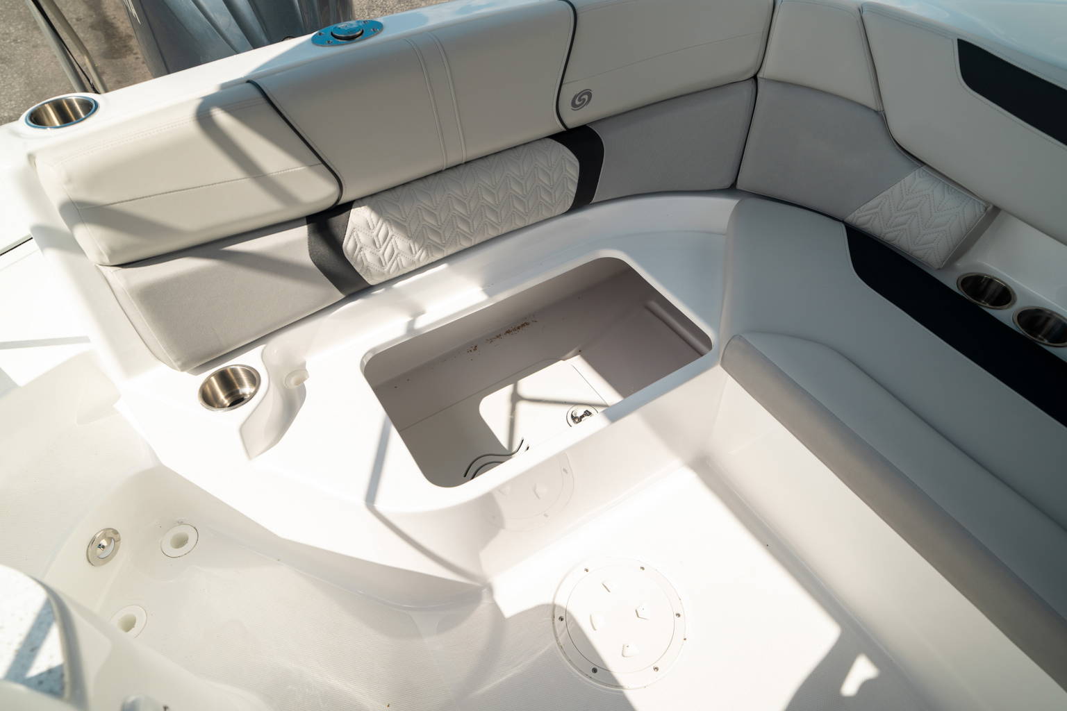 New 2024 Hurricane SunDeck 2400 OB #7891 image 13