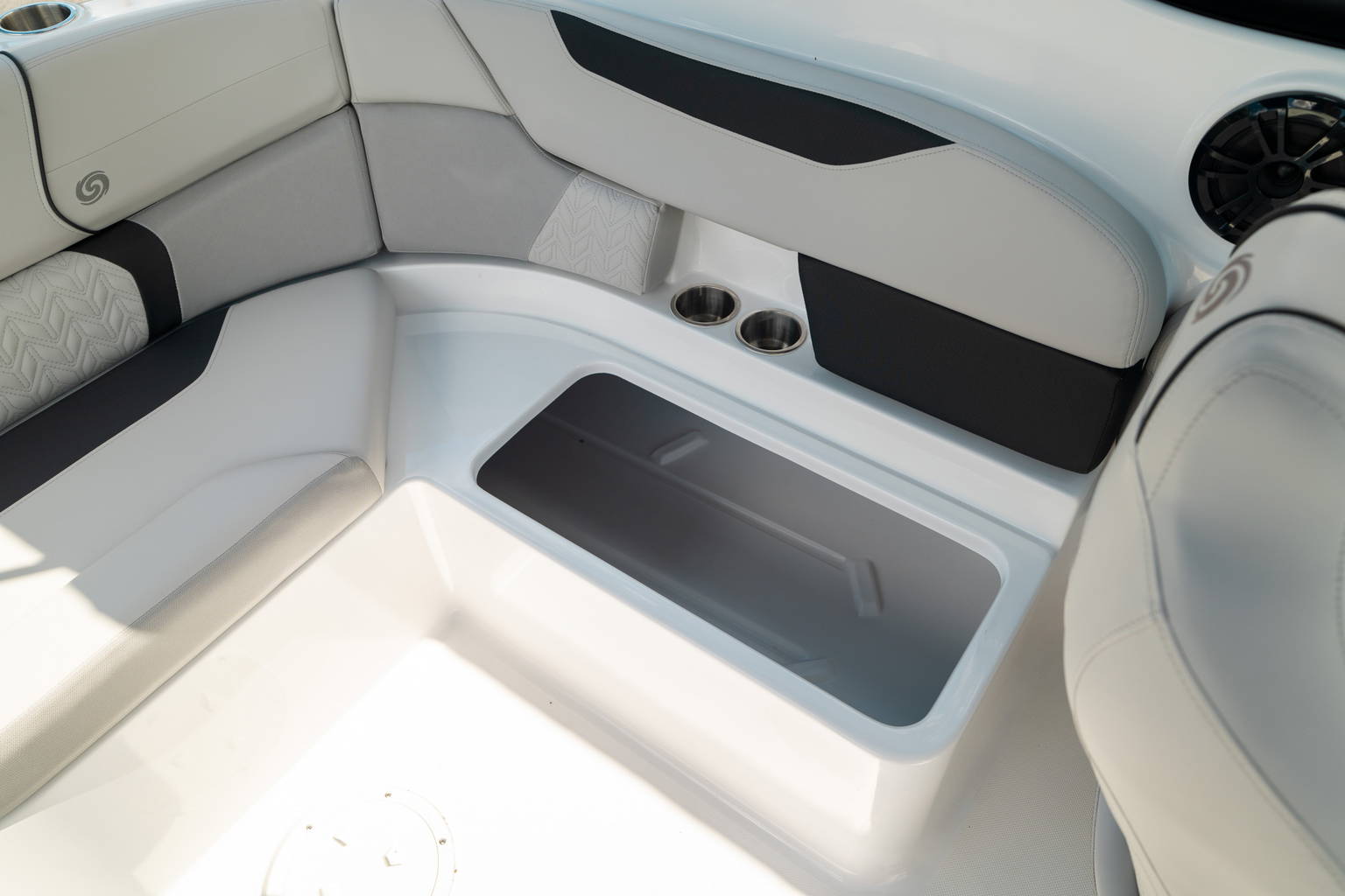 New 2024 Hurricane SunDeck 2400 OB #7891 image 14