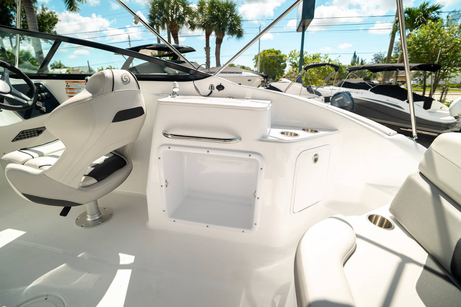 New 2024 Hurricane SunDeck 2400 OB #7891 image 16