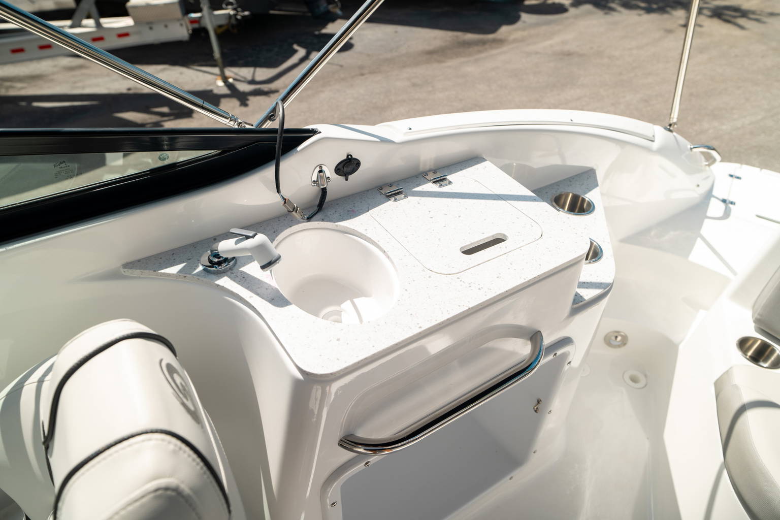 New 2024 Hurricane SunDeck 2400 OB #7891 image 17