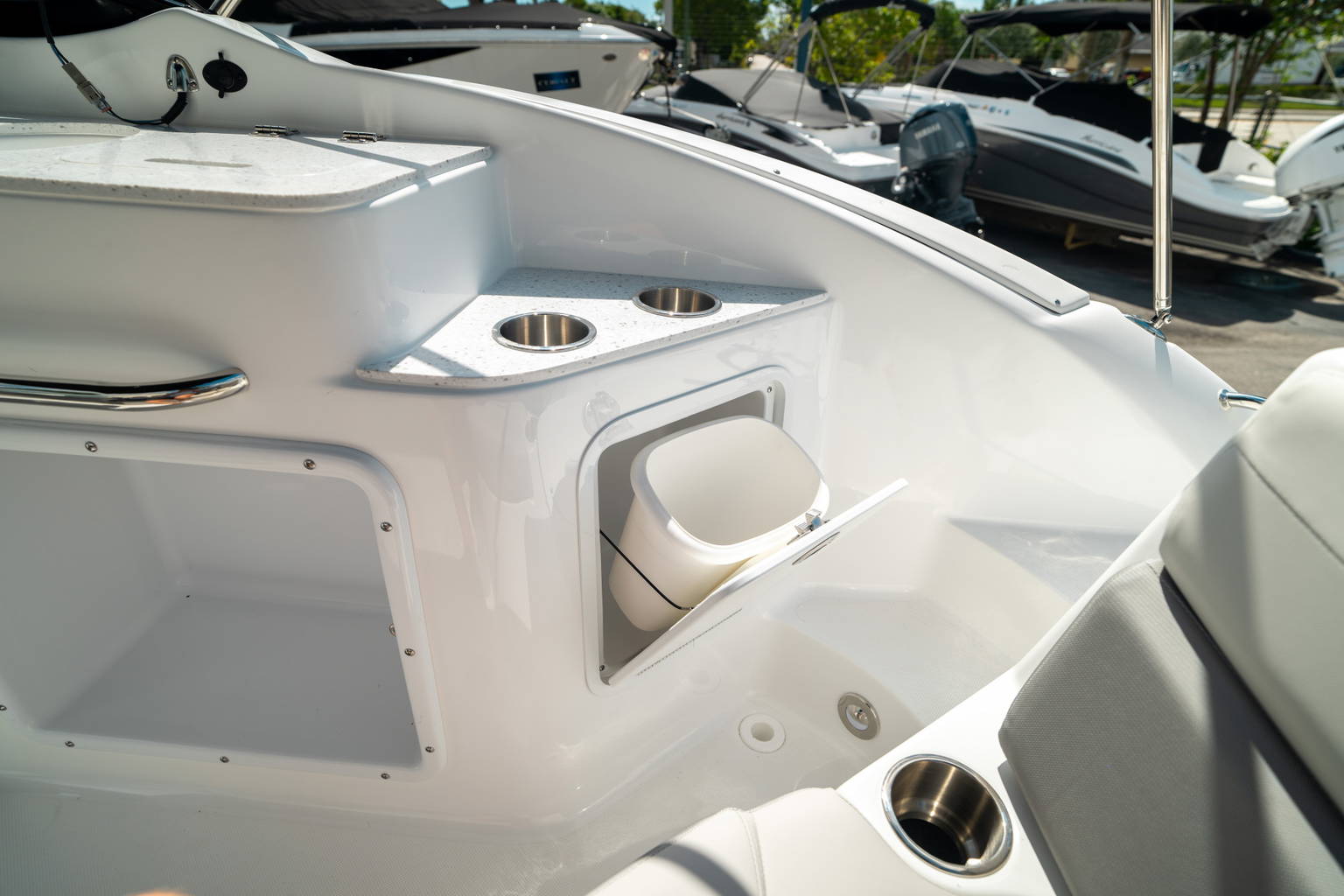 New 2024 Hurricane SunDeck 2400 OB #7891 image 19