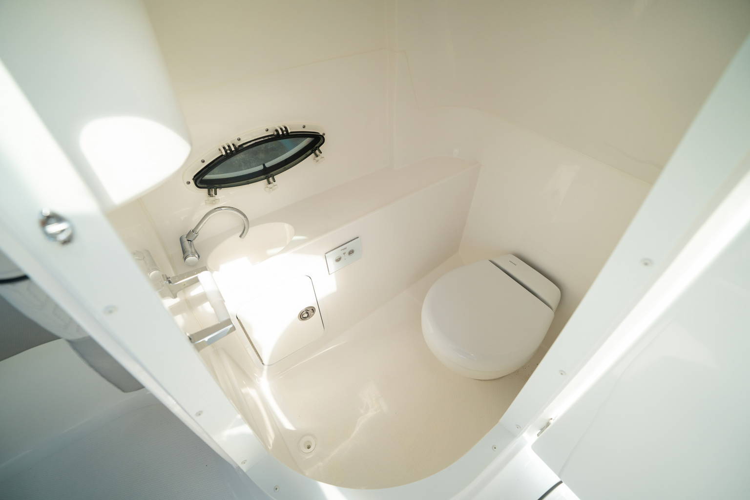 New 2024 Hurricane SunDeck 2400 OB #7891 image 29