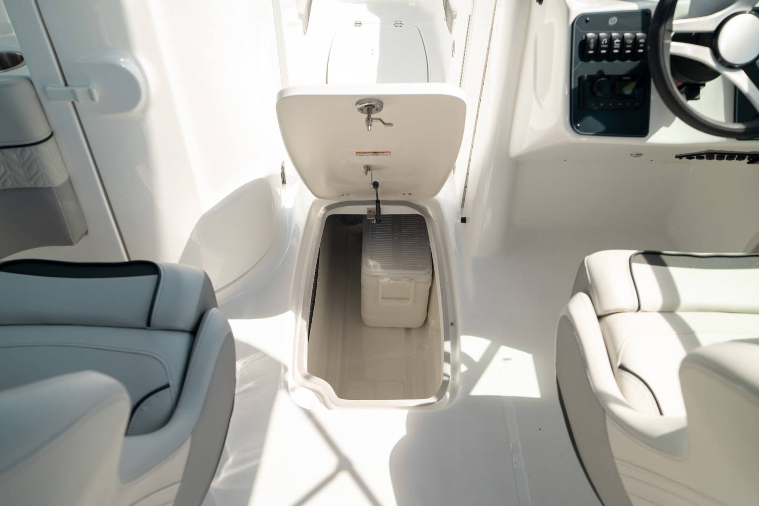 New 2024 Hurricane SunDeck 2400 OB #7891 image 30