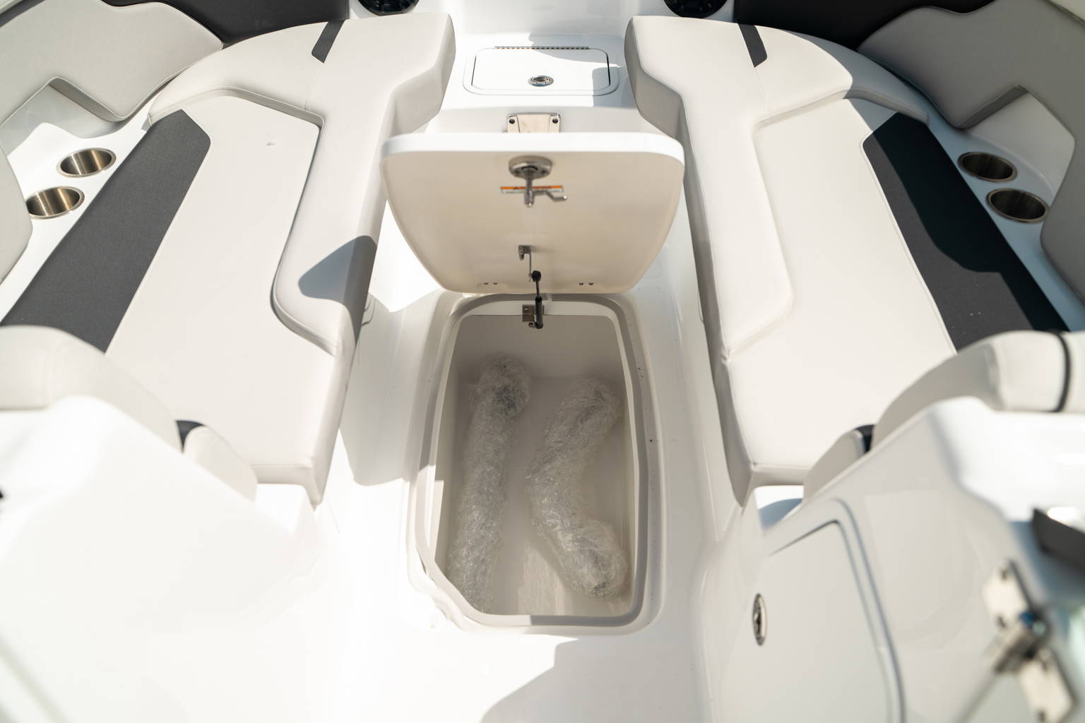 New 2024 Hurricane SunDeck 2400 OB #7891 image 31