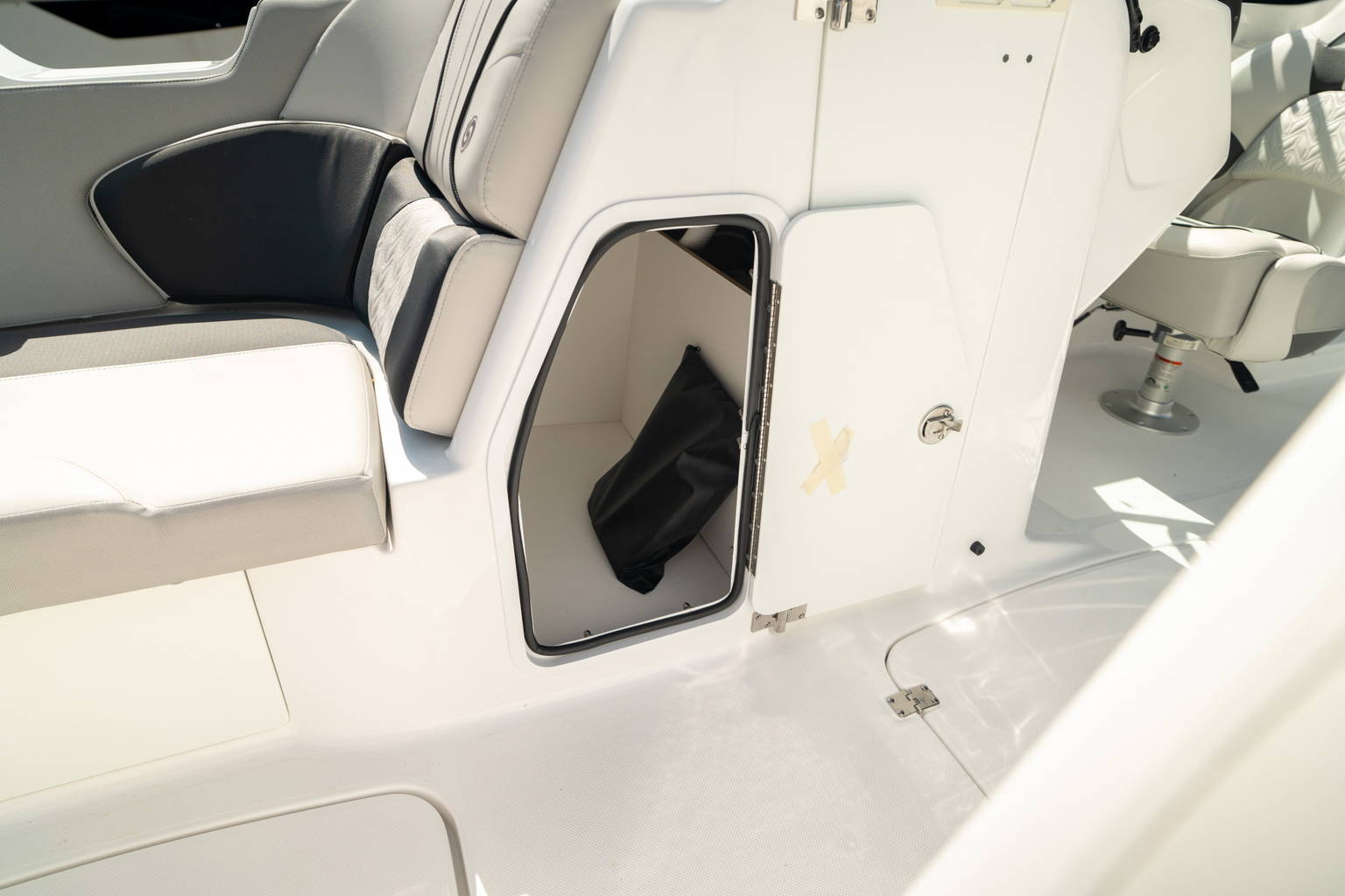 New 2024 Hurricane SunDeck 2400 OB #7891 image 32