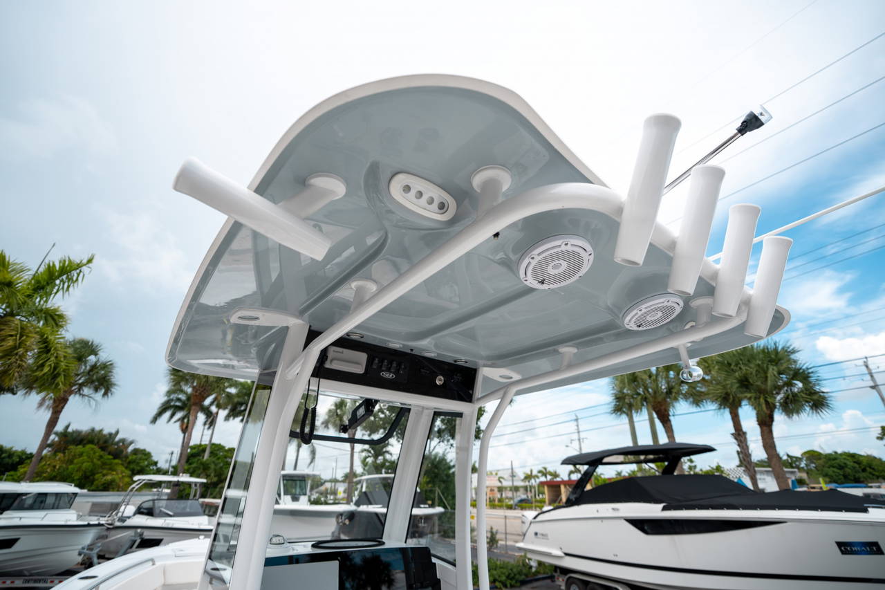 Alternative image of Sea Hunt Ultra 239 SE in West Palm Beach, FL