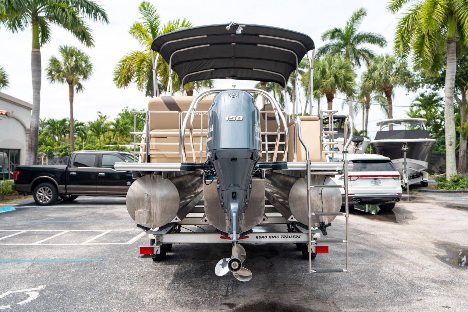 Used 2022 Sylvan L3 Deluxe #1836 image 3