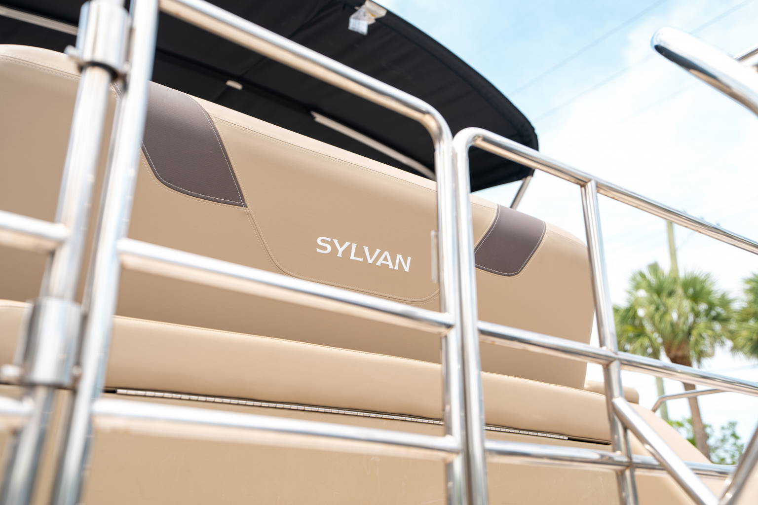 Used 2022 Sylvan L3 Deluxe #1836 image 9