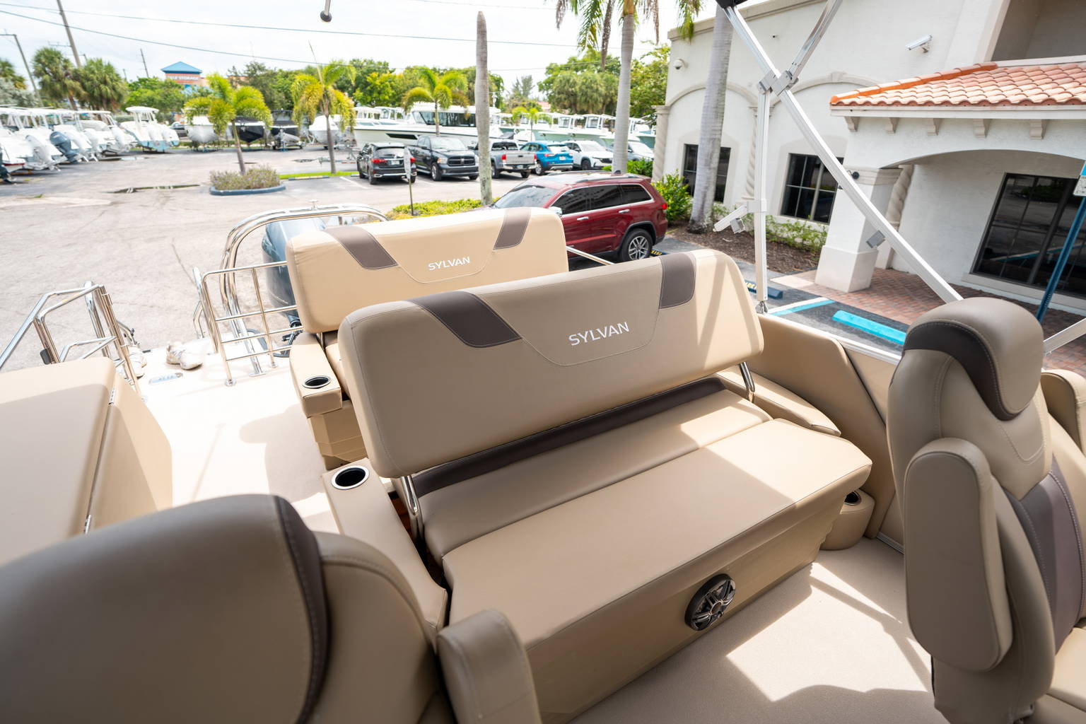 Used 2022 Sylvan L3 Deluxe #1836 image 18
