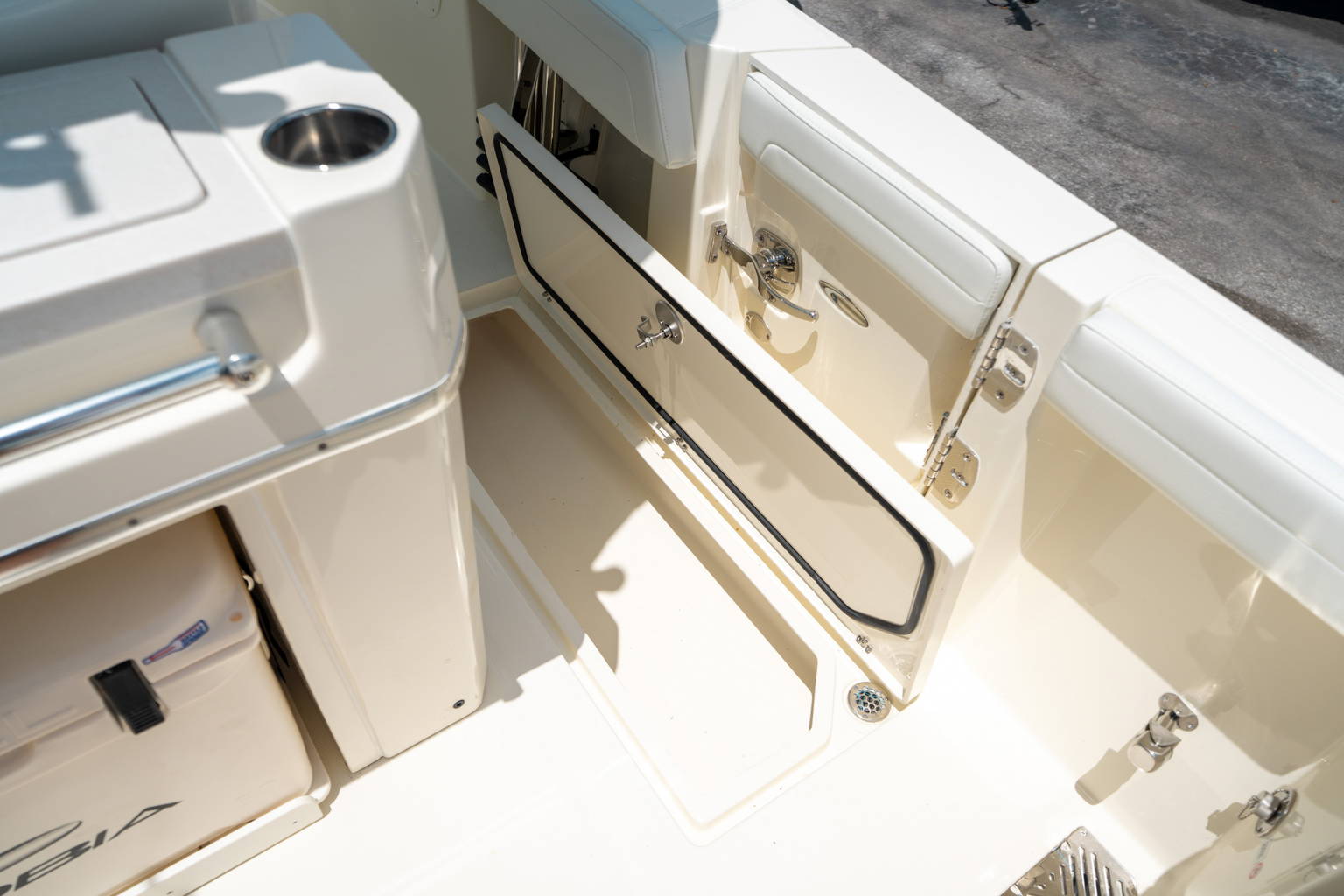 New 2025 Cobia 265 CC #G015 image 21