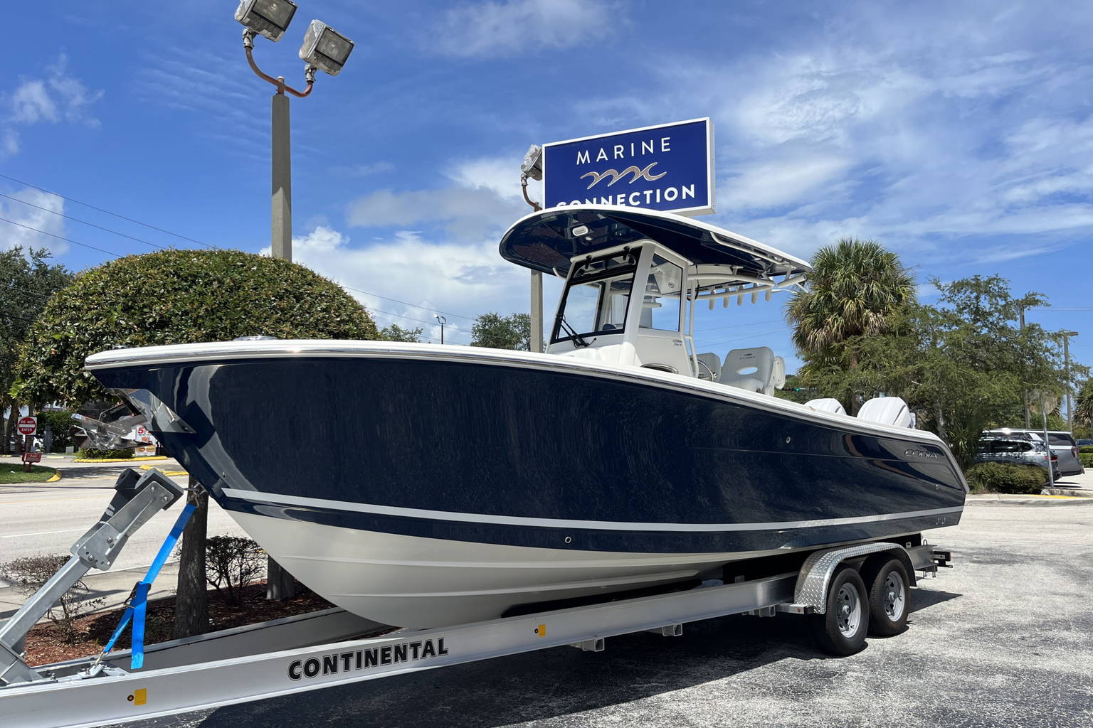 New 2025 Cobia 265 CC Open #H003 image 2