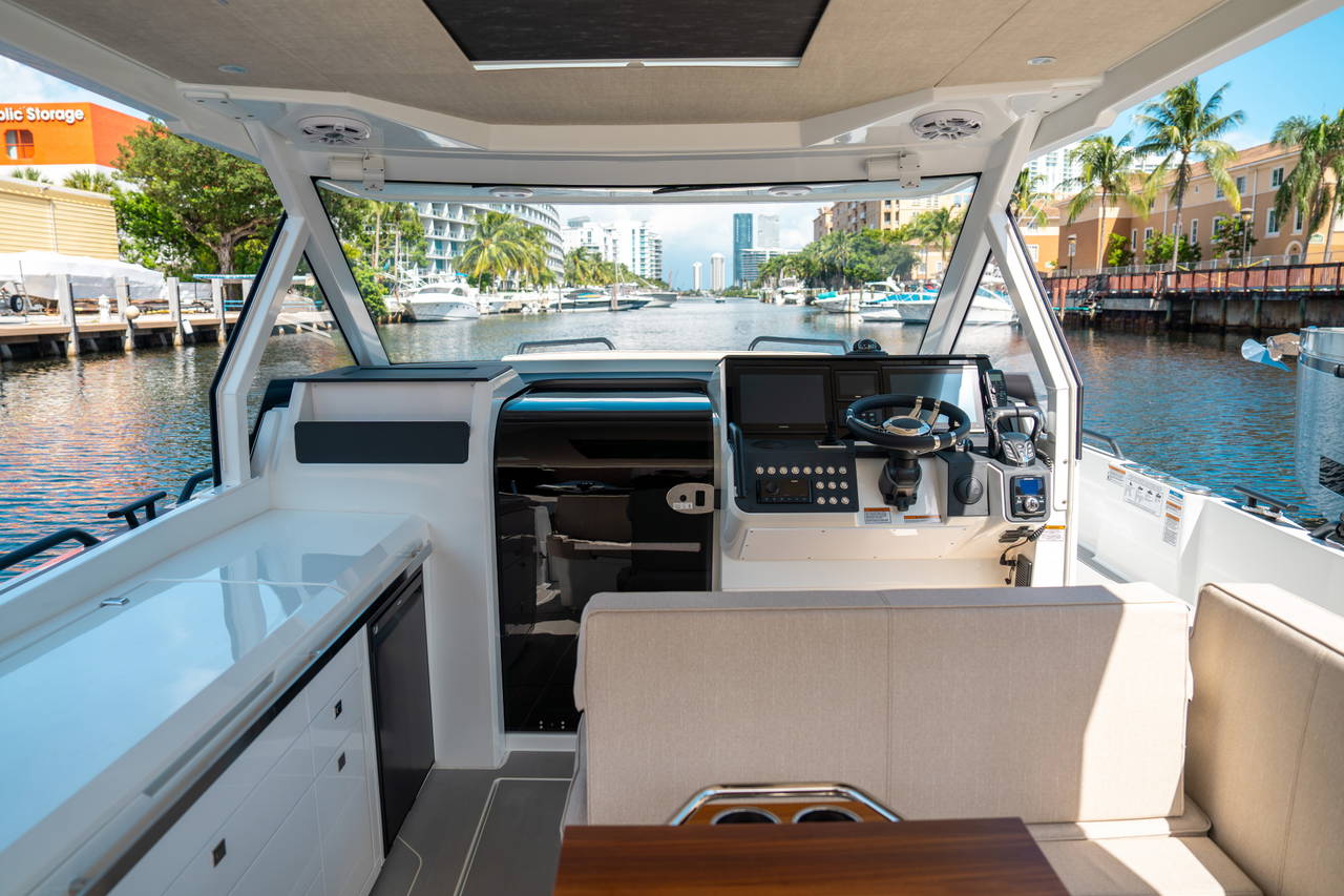 Alternative image of Quarken 35 Sport Tourer in West Palm Beach, FL
