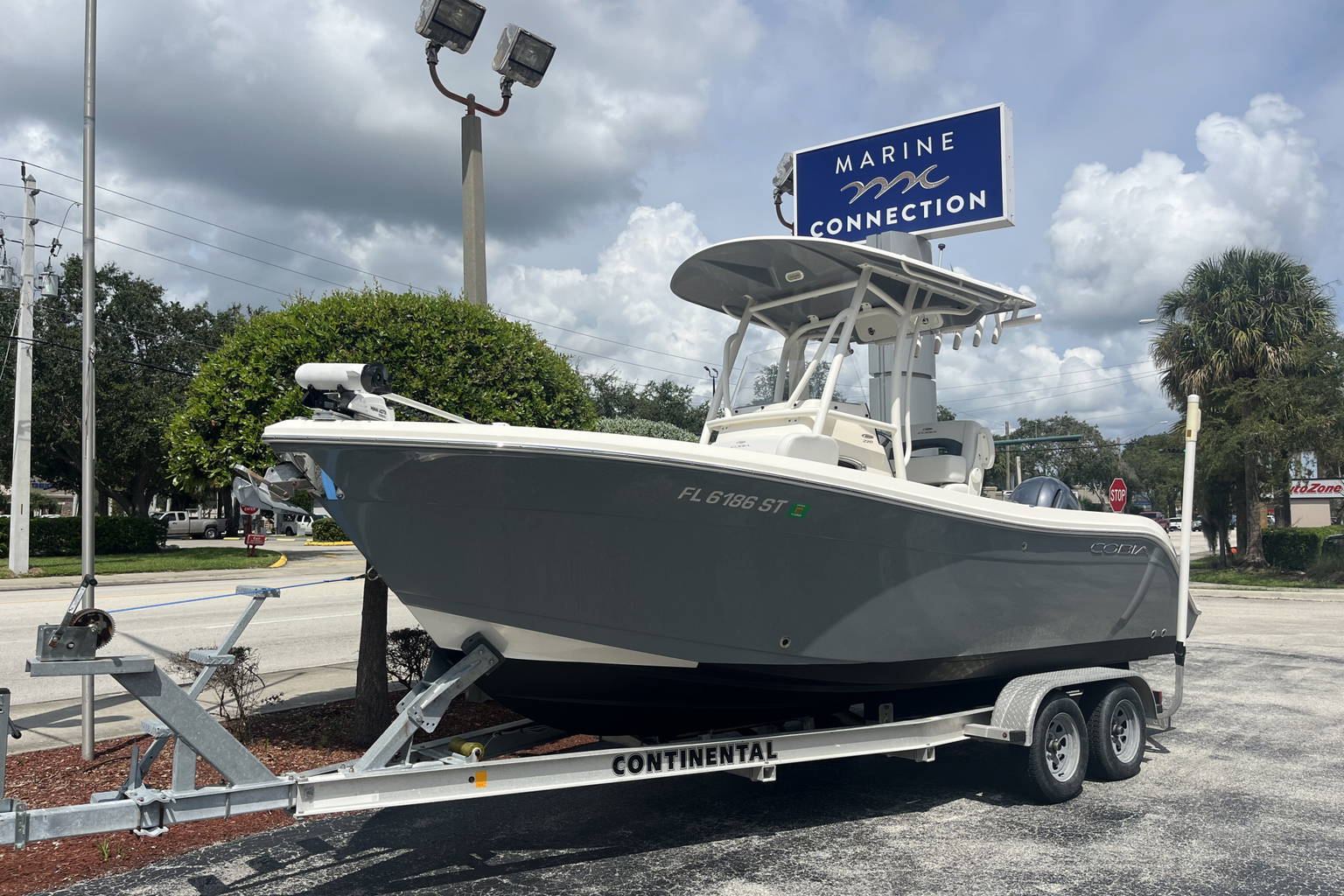 Used 2020 Cobia 220 CC #X090 image 2