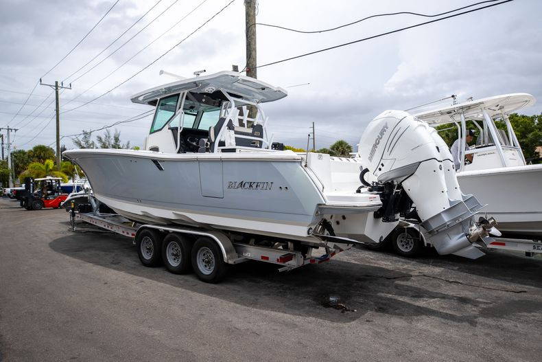 Used 2021 Blackfin 332CC #C161 image 3