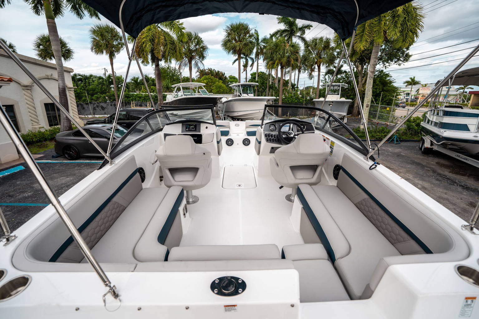 New 2025 Hurricane SunDeck 217 OB #8495 image 9