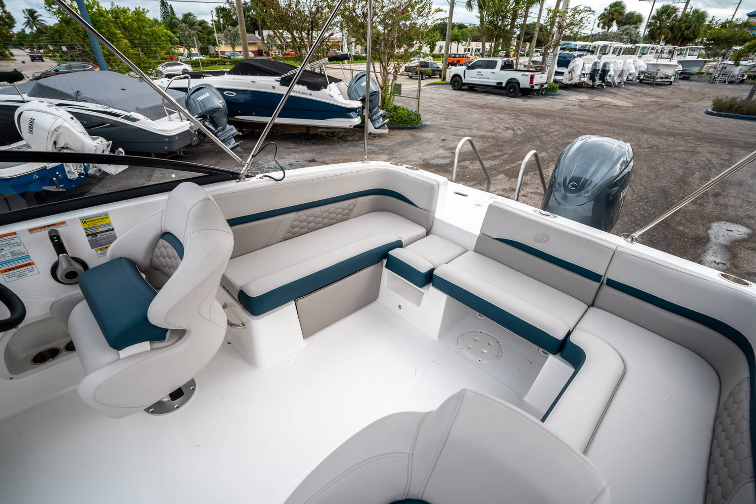 New 2025 Hurricane SunDeck 217 OB #8495 image 12
