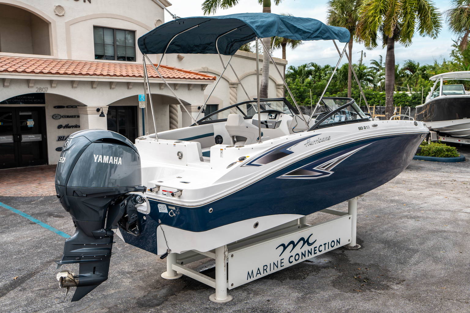 New 2025 Hurricane SunDeck 217 OB #8495 image 2