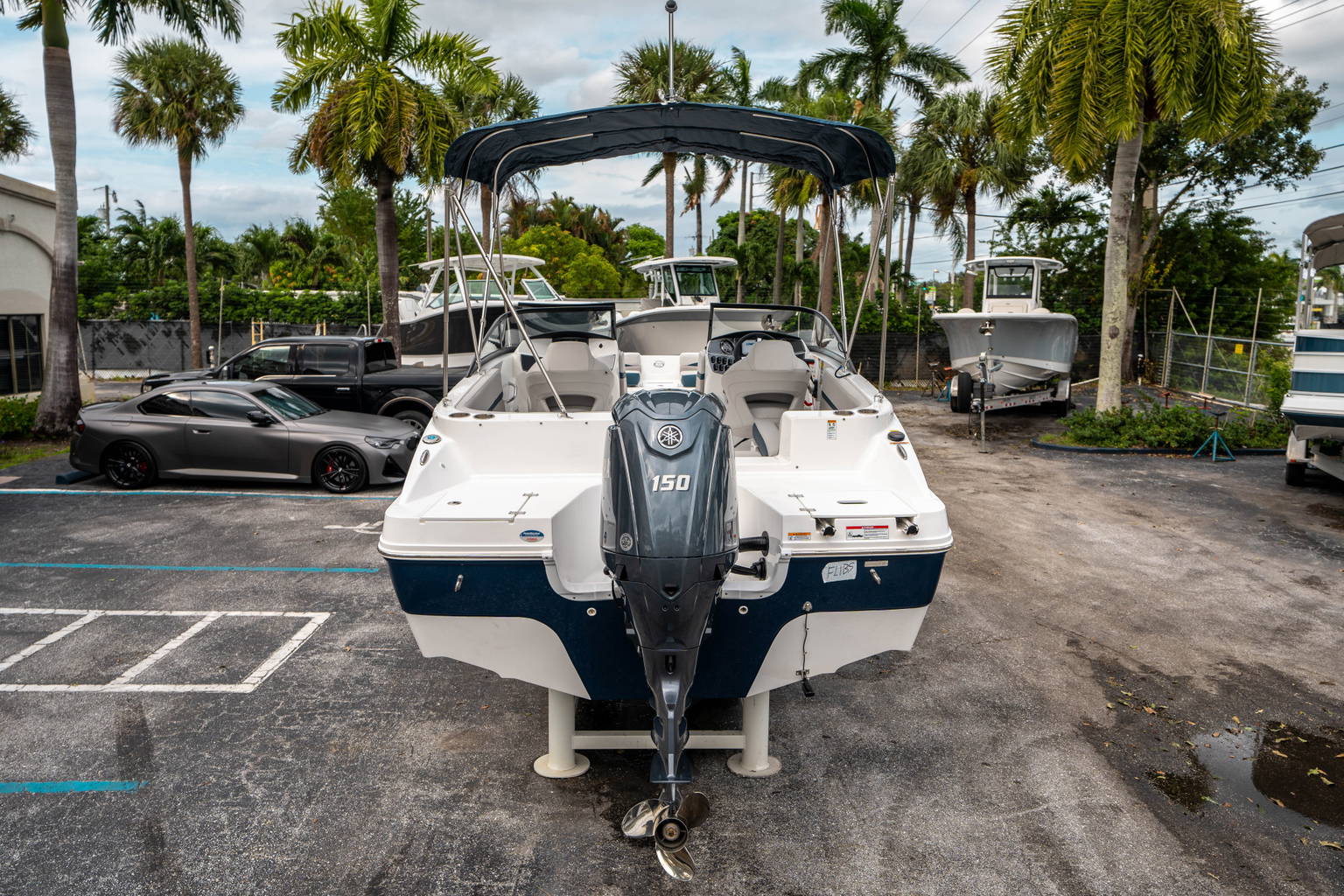 New 2025 Hurricane SunDeck 217 OB #8495 image 3