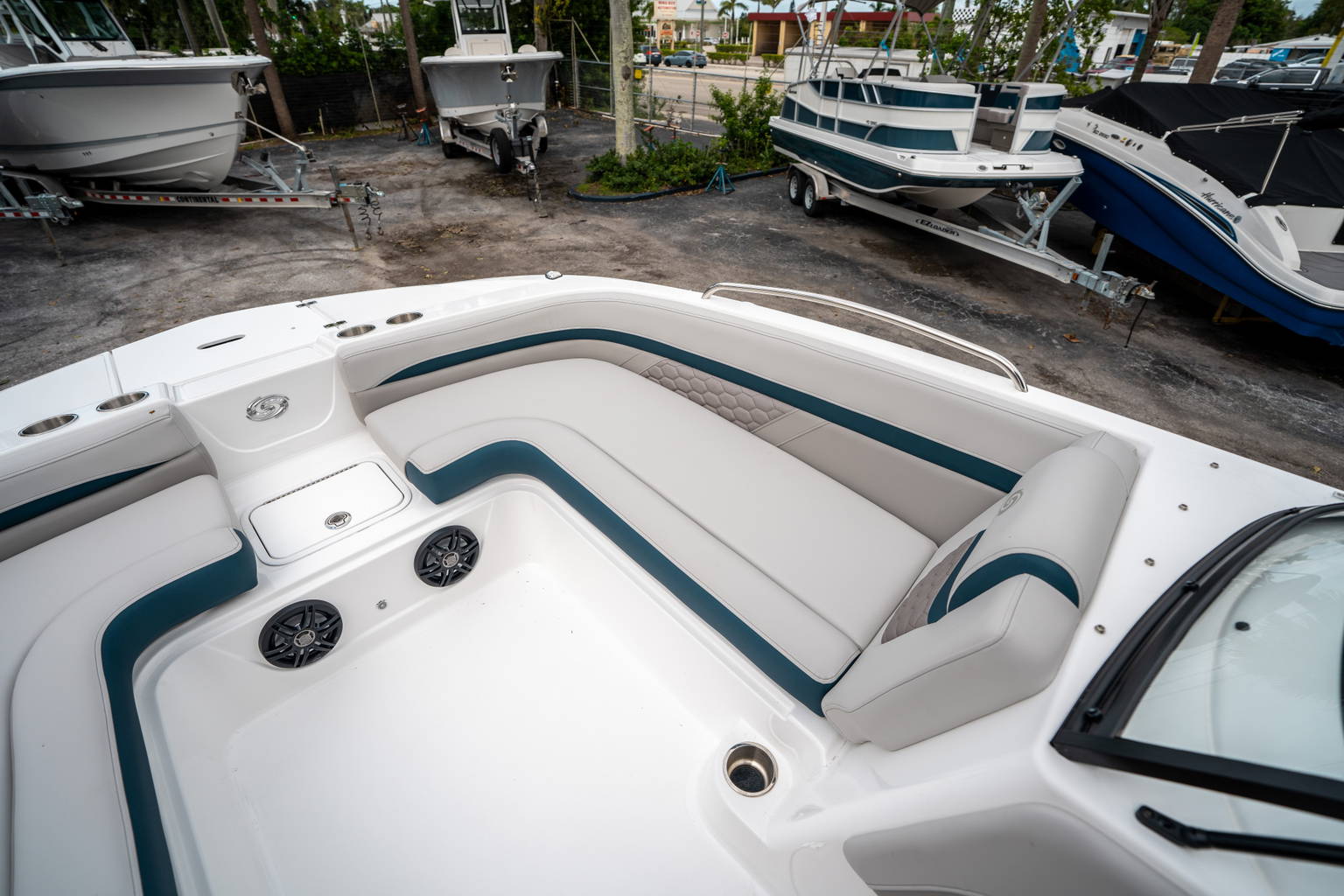 New 2025 Hurricane SunDeck 217 OB #8495 image 25