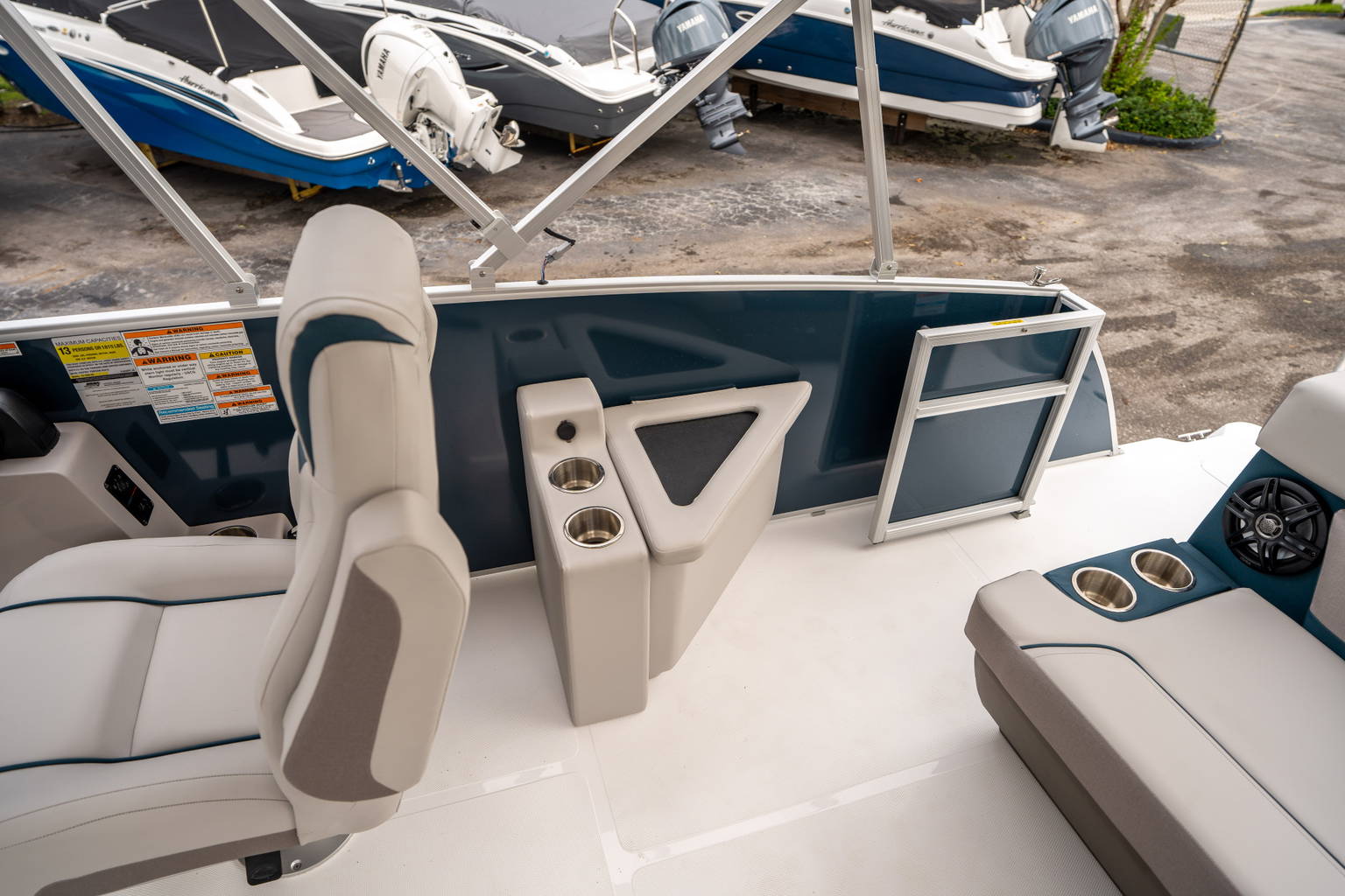 New 2025 Hurricane FunDeck 2260 OB #8496 image 12