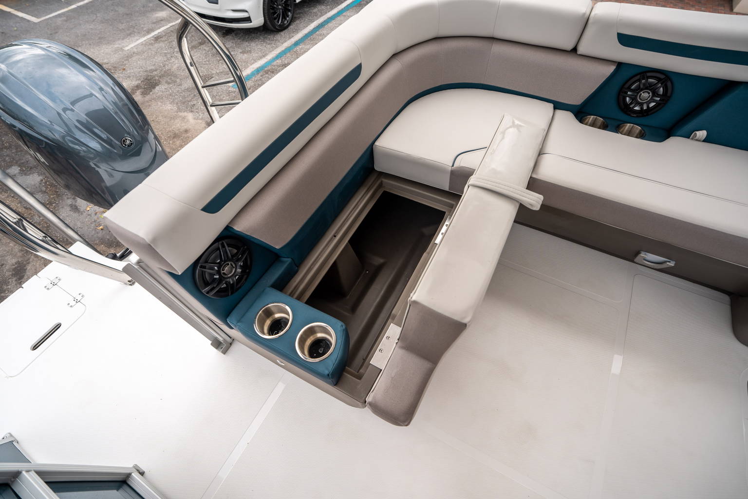 New 2025 Hurricane FunDeck 2260 OB #8496 image 13