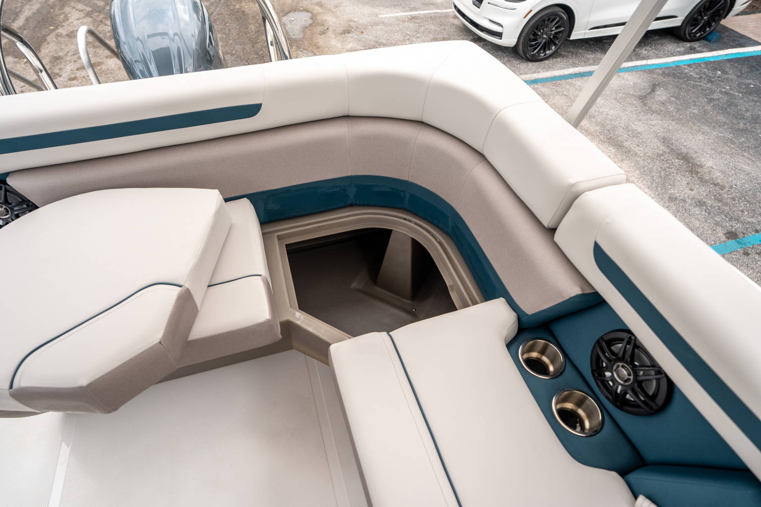 New 2025 Hurricane FunDeck 2260 OB #8496 image 15