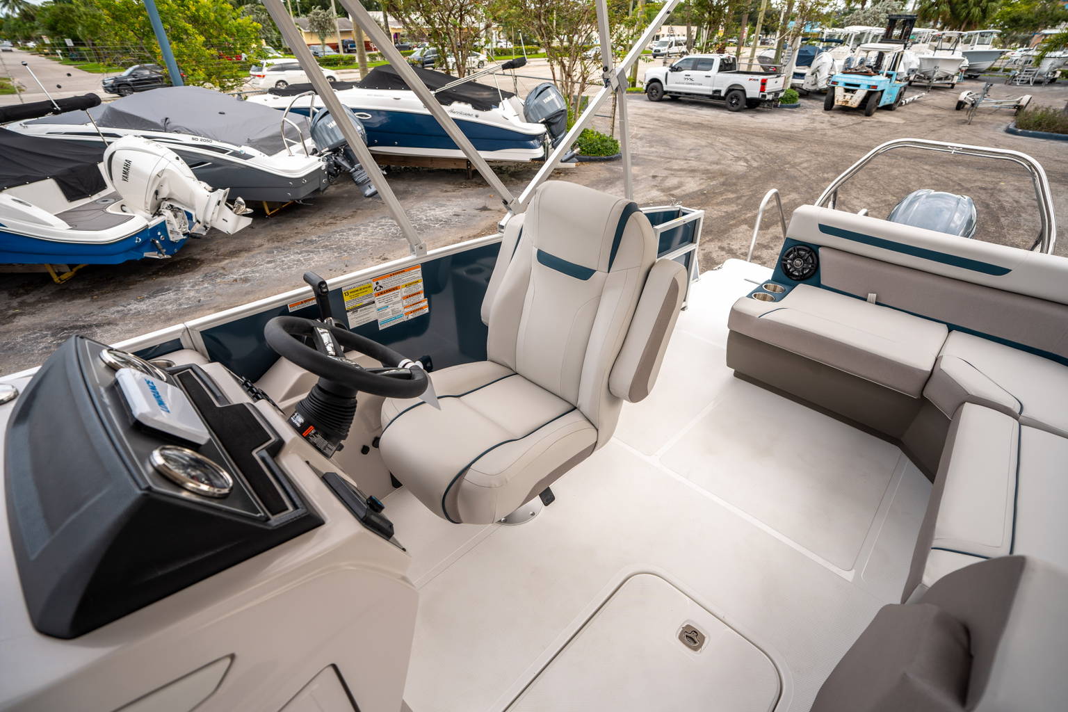 New 2025 Hurricane FunDeck 2260 OB #8496 image 19